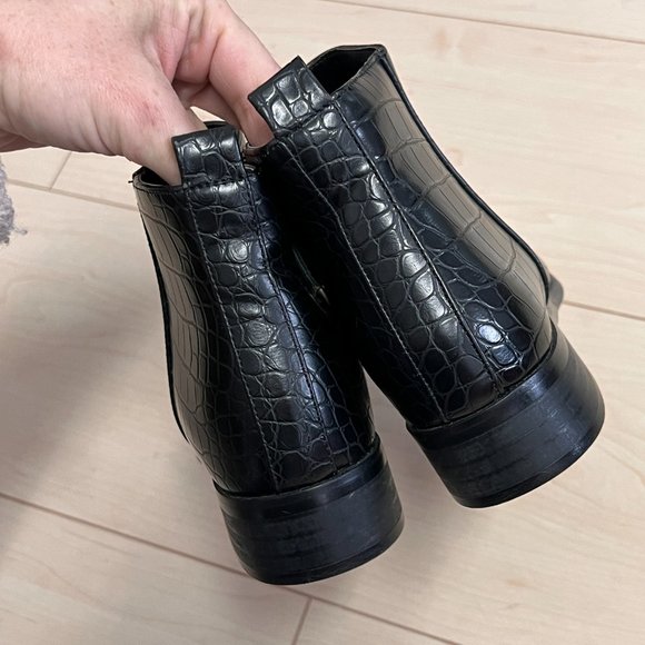 Steve Madden Faux Croc Embossed Vegan Leather Ankle Booties Black Sz 38 - Picture 5 of 10